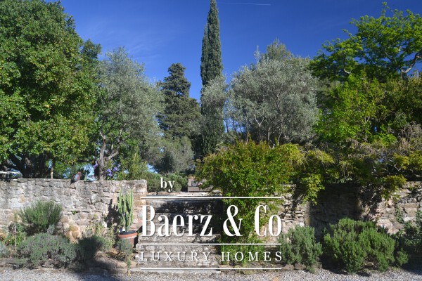 photo 23 Historic manor house overlooking Mont Ventoux