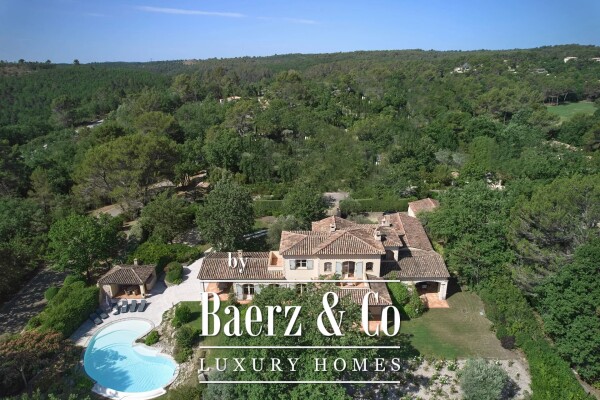 photo 2 Beautiful Provence-style villa in Terre Blanche Golf Estate