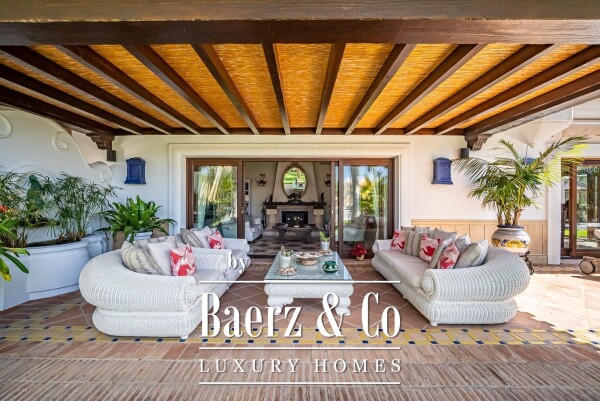 photo 13 Villa - Marbella East - Ref: 8192