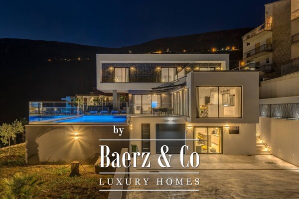 photo 3 Podstrana, contemporary villa with an open sea view