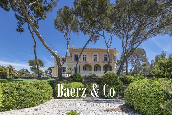 photo 2 Exceptional property with panoramic sea view - Bay of Saint Raphael, secure domain
