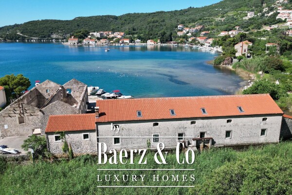 photo 9 Dubrovnik - surroundings, two stone buildings, first row to the sea