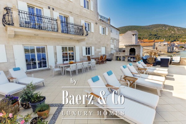 photo 2 Vis, beautiful stone villa, 1st row by the sea, unique on the market