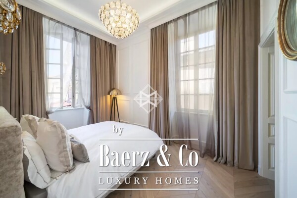 photo 16 Magnificent apartments of 230 square meters in a beautiful Niçois building on the Cours Saleya.