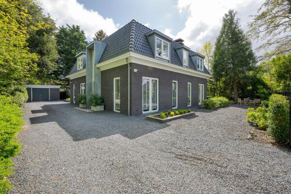 photo 61 van Brouchovenlaan 6