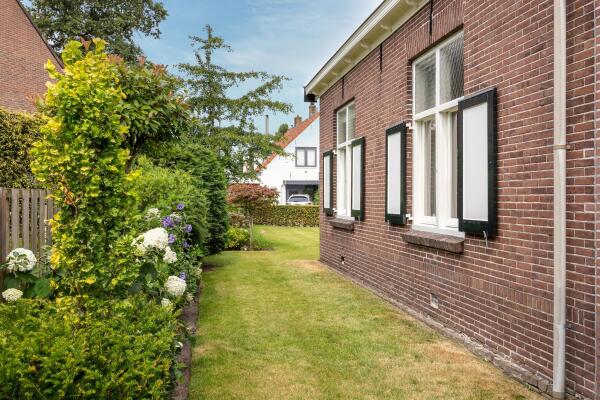 photo 25 Nieuw-Loosdrechtsedijk 77