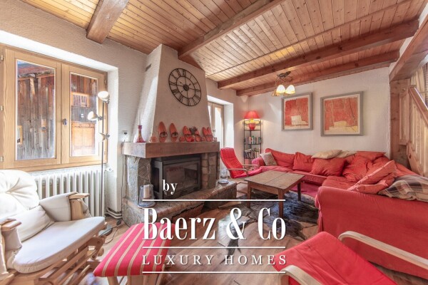 photo 5 TRADITIONAL SAVOYARD STYLE - 6 BEDROOM CHALET