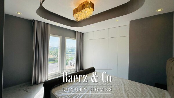 photo 16 Luxury Villa in Jumeirah Park with Canal View