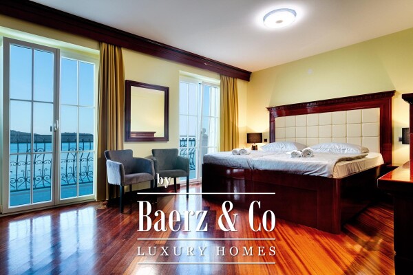 photo 6 Vis, comfortable two-storey apartment with a beautiful terrace, 1st row to the sea