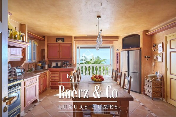 photo 8 Luxury villa with dominant sea view