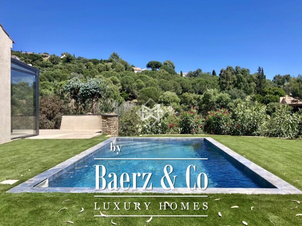 photo 4 In La Croix-Valmer - turnkey villa with open views of nature and a glimpse of the sea