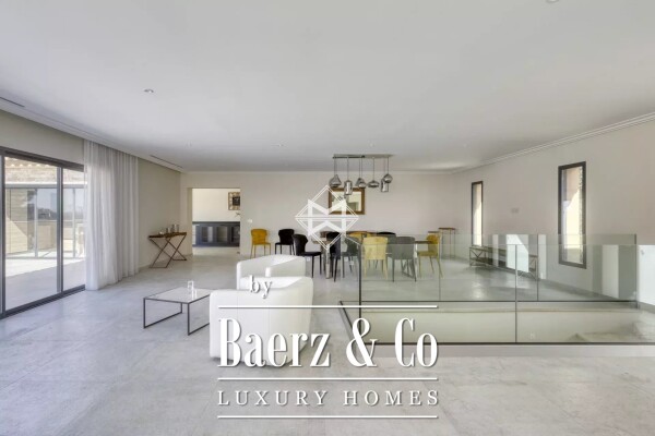 photo 4 Villa with sea view in a gated domain