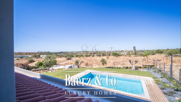 photo 2 Beautiful luxury home in Quarteira, Fonte Santa