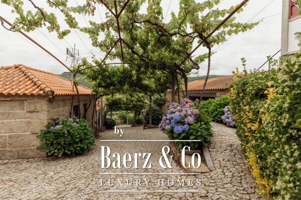 photo 20 Magnificent Manor House with winery