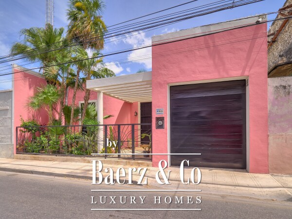 photo 18 Villa Rosa - Perfection in Santa Ana district, 3 bedroom + garage