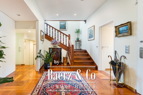 photo 2 Timeless Elegance in the Heart of Hollywood