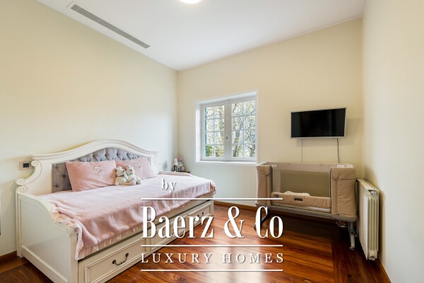 photo 14 Timeless Elegance in the Heart of Hollywood