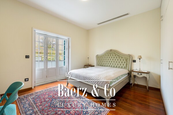 photo 16 Timeless Elegance in the Heart of Hollywood