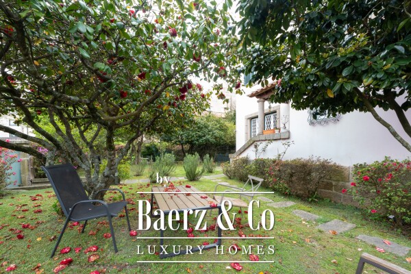 photo 29 Timeless Elegance in the Heart of Hollywood