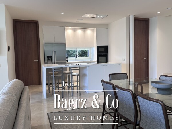 photo 6 Exceptional Luxury Villa Just Steps from the Beach