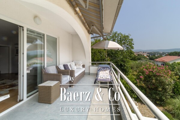 photo 5 Krk, house with three residential units and a large garden in the center