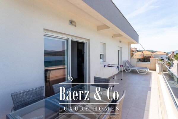 photo 14 Čiovo, Arbanija, apartment house with swimming pool, 1st row to the sea