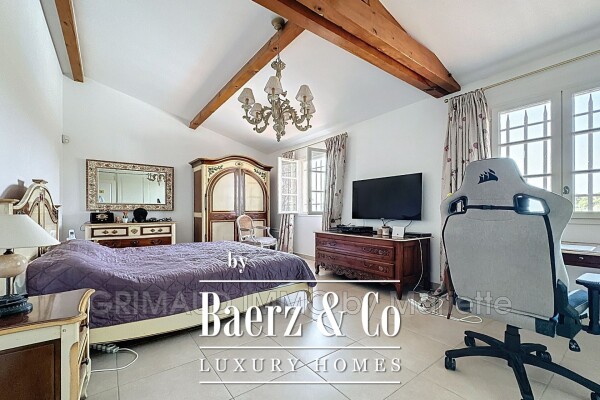 photo 11 beautiful villa with pool, garage