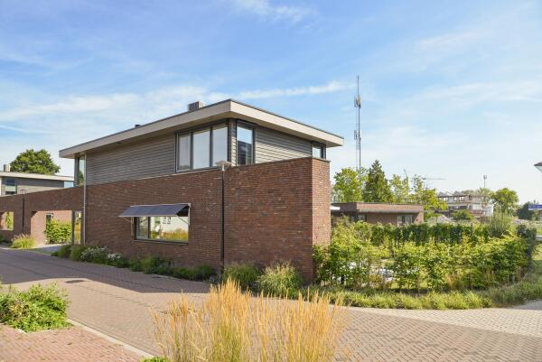 photo 25 Aan het Spoor 5