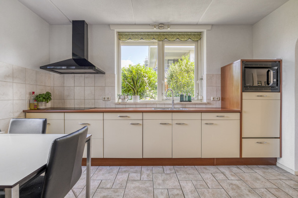 photo 11 Douwes Dekkerlaan 80