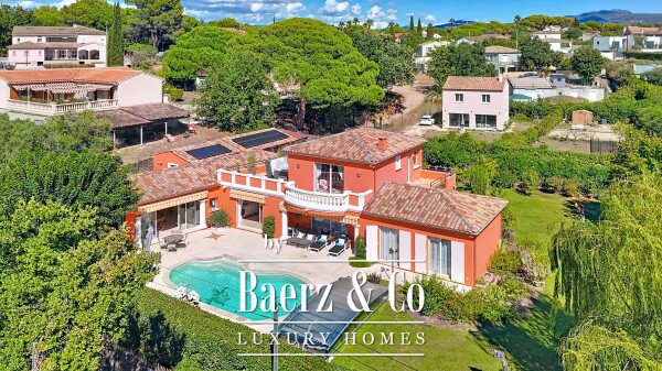 photo 2 PRESTIGIOUS VILLA IN FREJUS