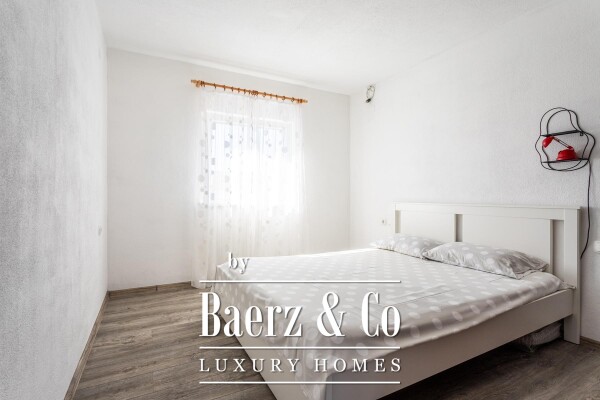 photo 5 Čiovo, Okrug Gornji,  4-apartment house with an outdoor kitchen, third row from the sea