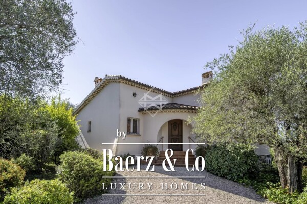 photo 11 Charming Provençal Villa with Panoramic Views