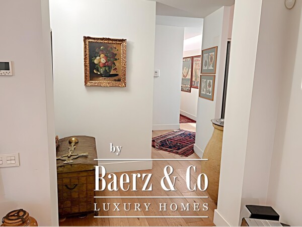 photo 8 Prestigious Apartment in a 17th-Century Historic Building