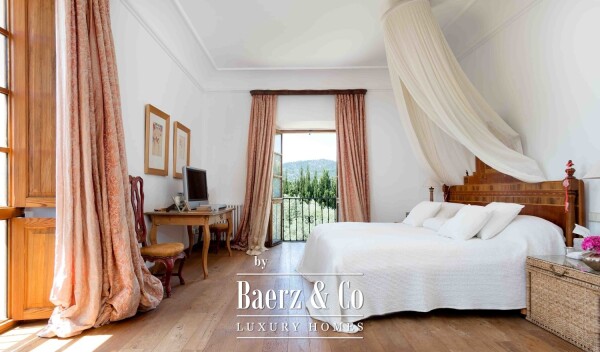 photo 20 Historic and Noble Royal Mansion with 2 Guest Villas