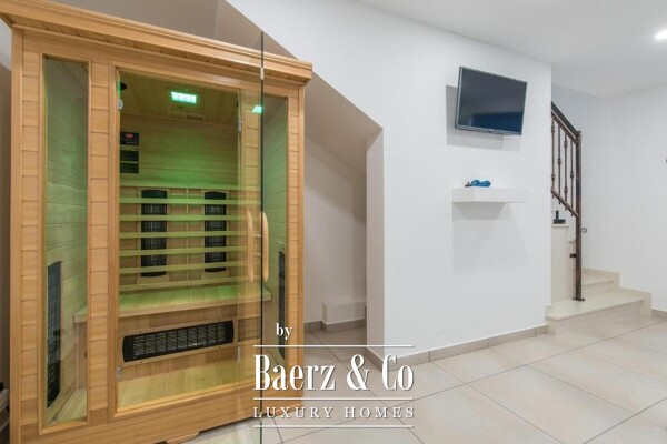 photo 20 Istria, surroundings of St. Lovrec, house with 6 bedrooms 380m2 with swimming pool, gym and sauna