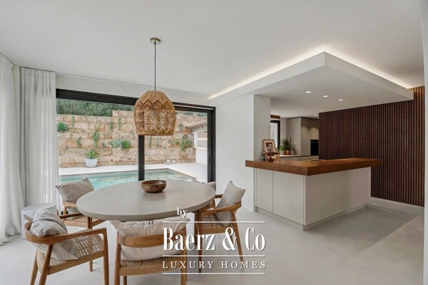 photo 4 Modern family villa in perfect location in Costa d’en Blanes