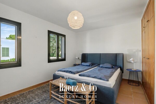 photo 14 Singular house with open sea views and private rooftop