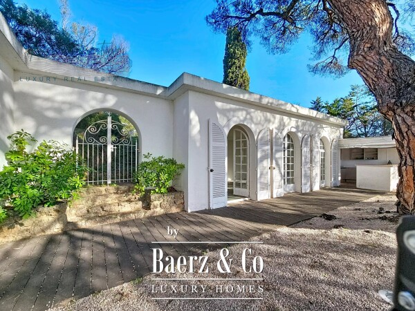 photo 2 Character property with panoramic sea views over the Gulf of Saint-Tropez