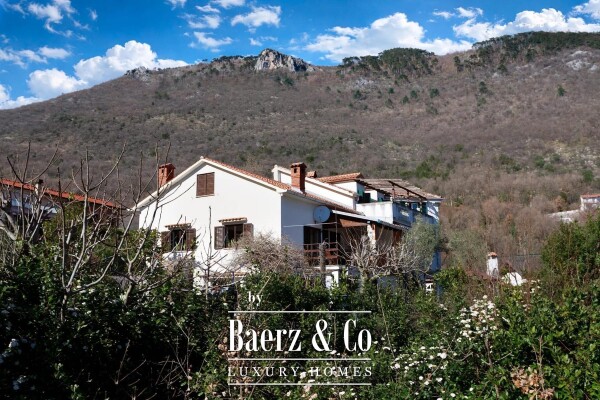 photo 1 Mošćenička Draga, spacious property with 7 condominium units on an 893 m² plot