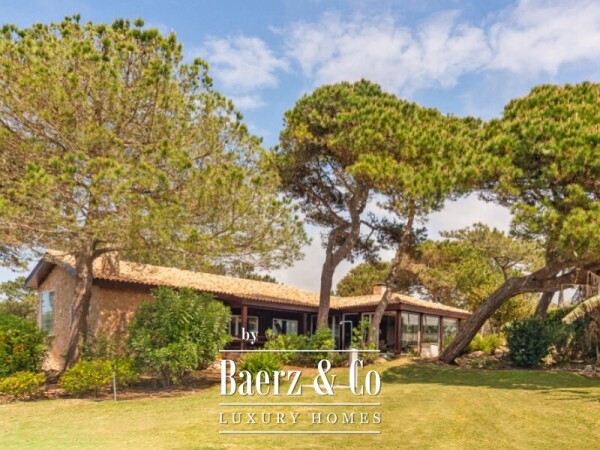 photo 1 Single storey 3 bedroom villa with swimming pool, tennis court and plot of 5,320 sqm in Fontanelas, Sintra