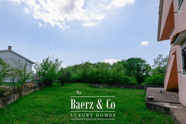 photo 28 House, Kras, beautiful house with 4 apartments and spacious garden