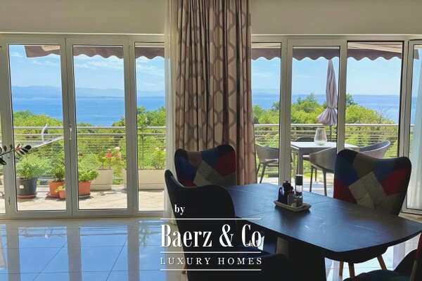 photo 1 Opatija, Poljane, villa with 5 residential units and a sea view