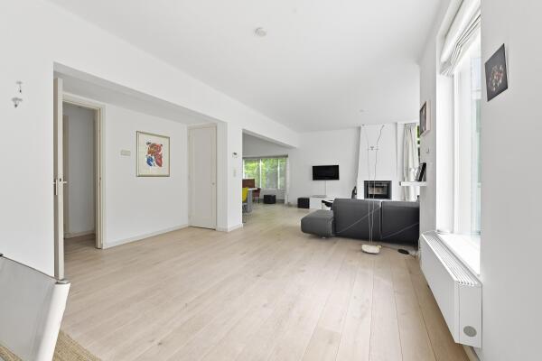 photo 15 Charlotte de Bourbonstraat 24