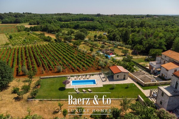 photo 10 Istria, Umag, authentic Istrian stone house 260 m², surrounded by greenery, 1349 m² garden