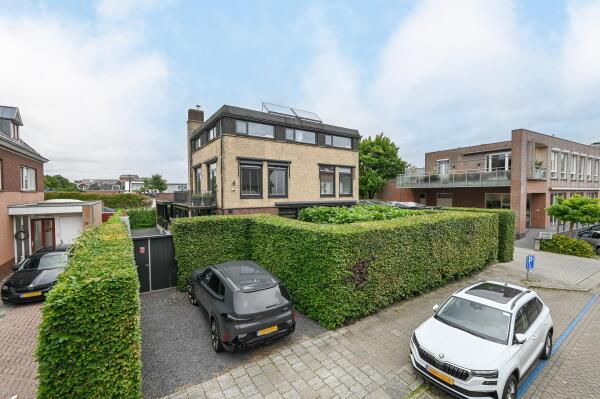 photo 1 Raadhuislaan 4