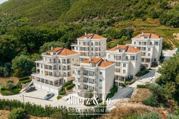 photo 2 Sea View Penthouse in a Luxury Complex near the Marina