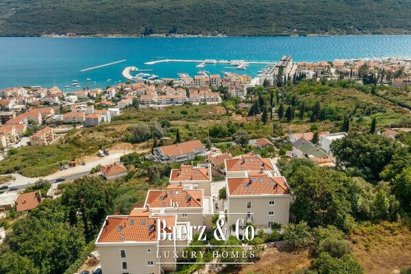 photo 3 Sea View Penthouse in a Luxury Complex near the Marina