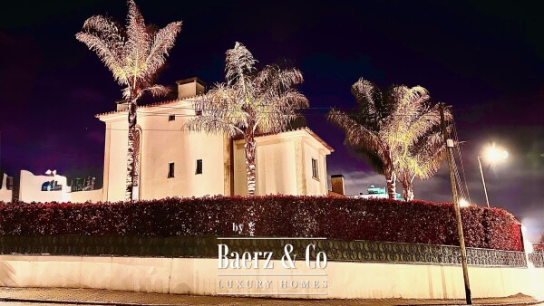 photo 1 Luxury furnished 5-Bedroom Villa