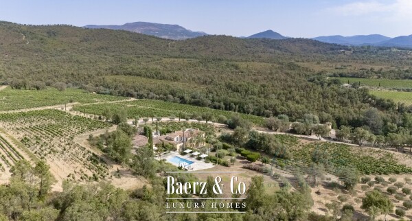 photo 23 Elegant 19th-Century Manor House with Organic Vineyard Estate in the Gulf of Saint-Tropez