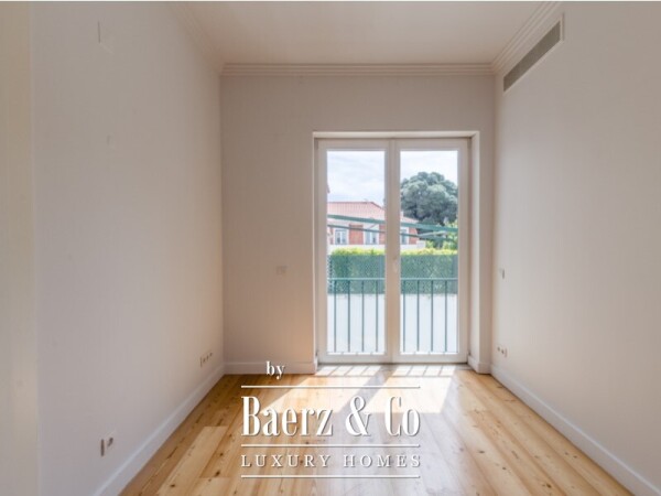 photo 8 3-bedroom apartment with private parking, in a prime Chiado location